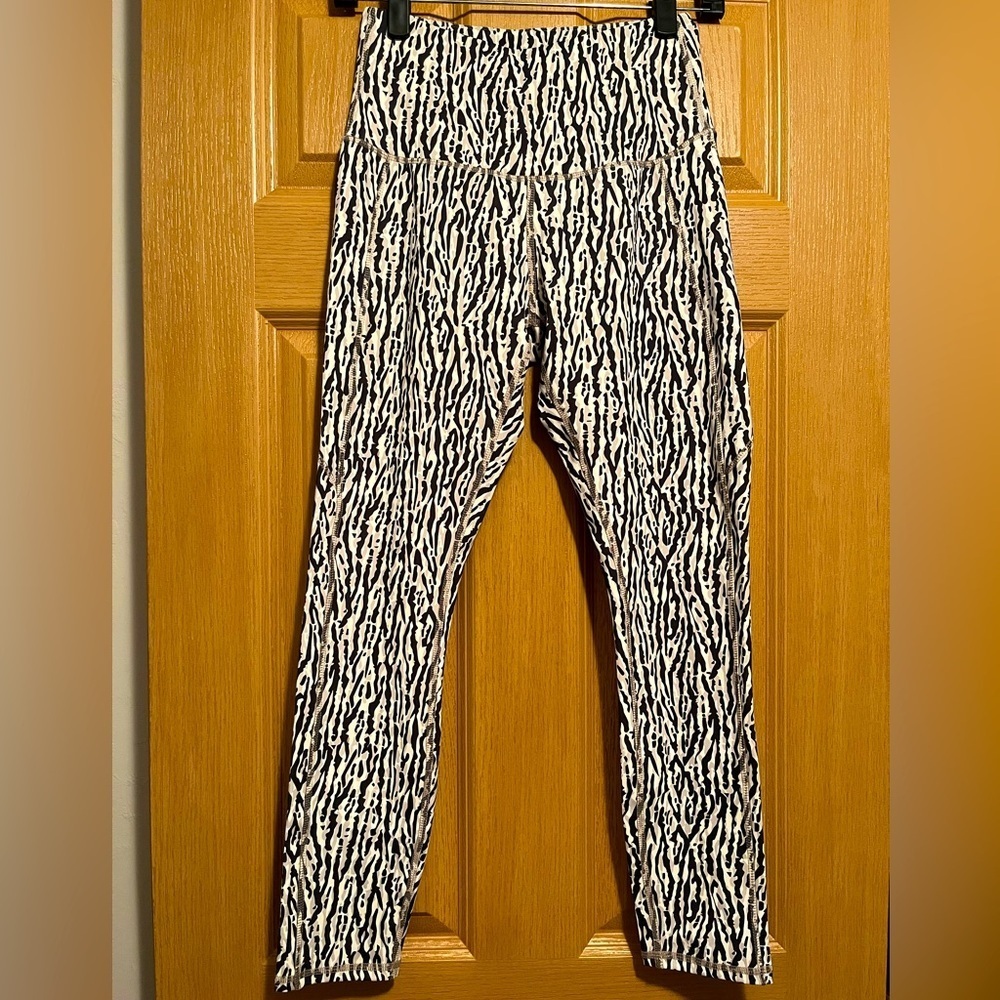 Move Theology Leggings